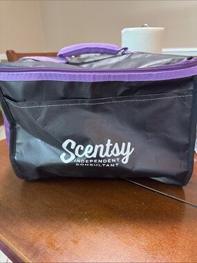 Scentsy Black Tote with Purple Trim and Handle
